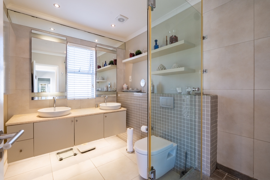 4 Bedroom Property for Sale in Bantry Bay Western Cape